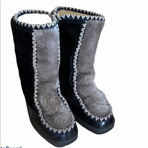 Vintage Snowland Fur Boots - Picture 1 of 7